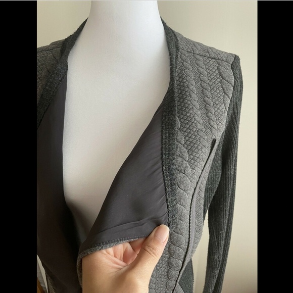 Gray Sweater Moto Style Jacket Size Women’s Small Made in USA - Picture 9 of 11